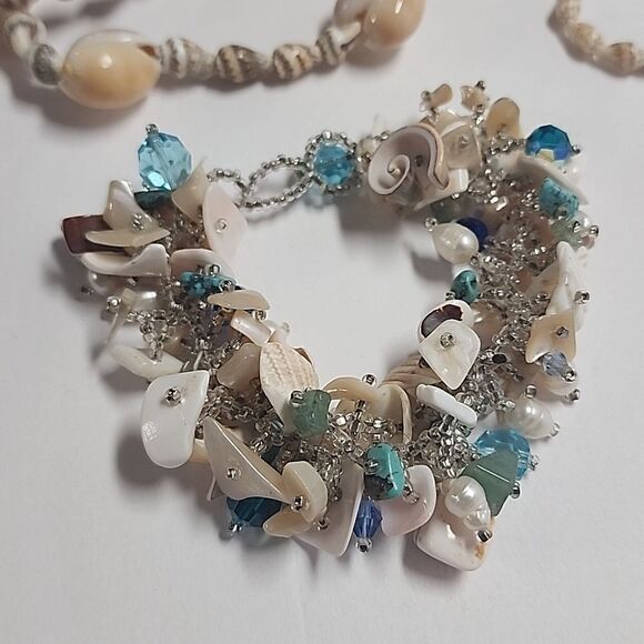 Shell Necklaces and Bracelet Lot - Picture 2 of 7